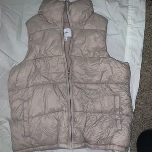 Old Navy Women's Puffer Vest - Light Tan